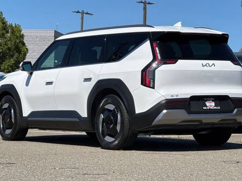 Certified 2024 Kia EV9 Wind AWD/4WD image 8
