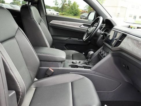 Used 2020 Volkswagen Atlas Cross Sport SE w/ Towing Package AWD/4WD image 15