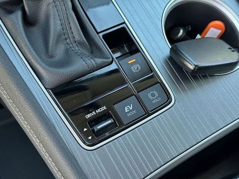 Used 2025 Toyota Sienna XLE w/ XLE Plus Package image 22