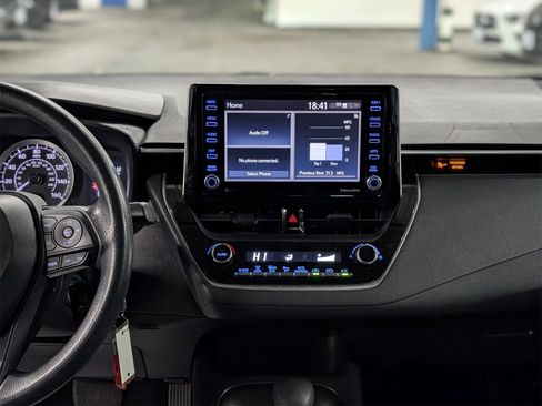 Used 2021 Toyota Corolla LE image 16