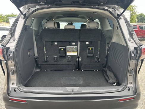 Used 2022 Toyota Sienna LE FWD image 10