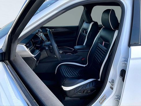 Certified 2024 Jeep Grand Cherokee L Laredo image 26