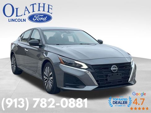 Used 2025 Nissan Altima 2.5 SV FWD image 7