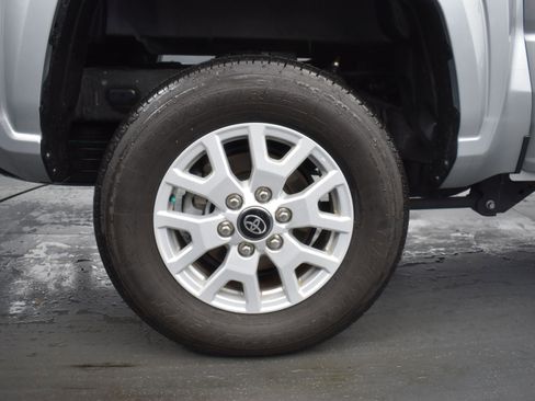 Used 2024 Toyota Tacoma SR5 w/ SR5 Upgrade Package image 9