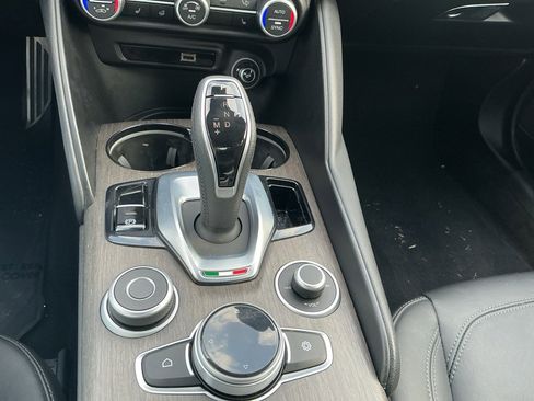 Used 2022 Alfa Romeo Giulia Ti image 11