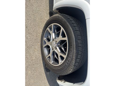 Used 2020 Jeep Grand Cherokee Overland AWD/4WD image 24