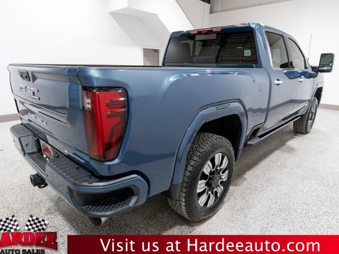 Used 2026 GMC Sierra 2500 Denali w/ Denali Reserve Package image 5