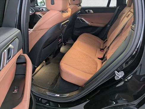 Used 2023 BMW X6 xDrive40i w/ M Sport Package image 19