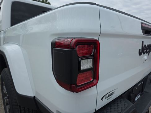 New 2026 Jeep Gladiator Sport AWD/4WD image 32