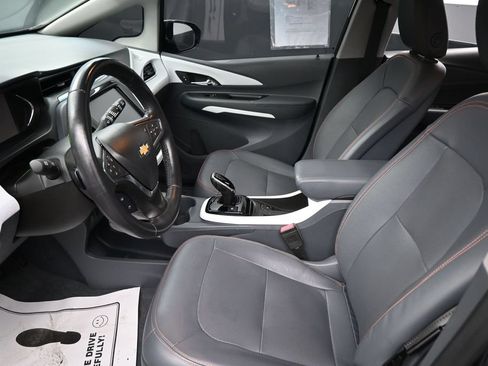 Used 2019 Chevrolet Bolt Premier w/ Infotainment Package FWD image 23