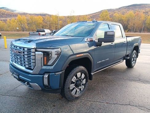 New 2026 GMC Sierra 2500 Denali w/ Denali Reserve Package AWD/4WD image 3