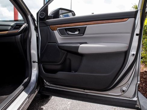 Used 2017 Honda CR-V Touring image 34