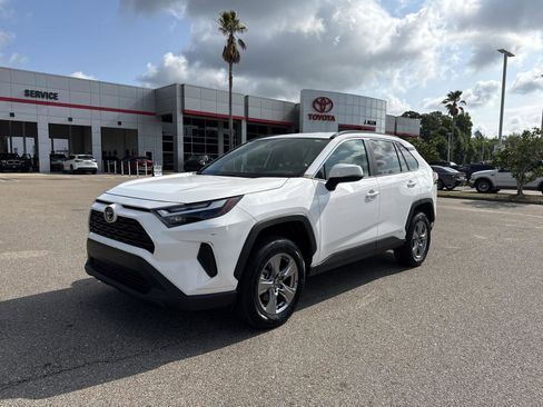 Certified 2025 Toyota RAV4 XLE AWD/4WD image 1