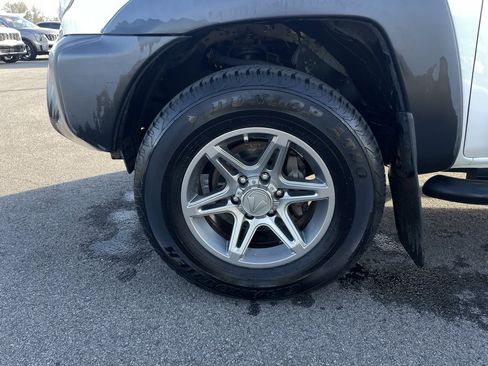 Used 2014 Toyota Tacoma PreRunner image 28