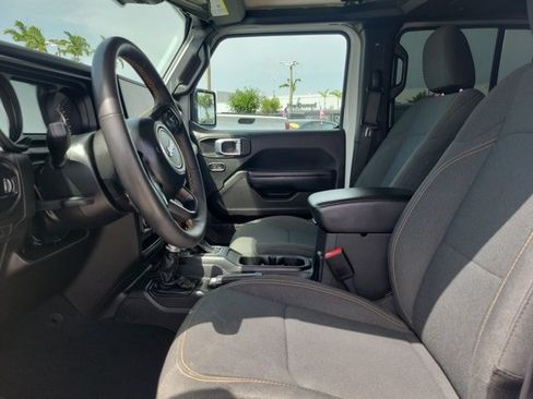 Used 2024 Jeep Gladiator Sport AWD/4WD image 19