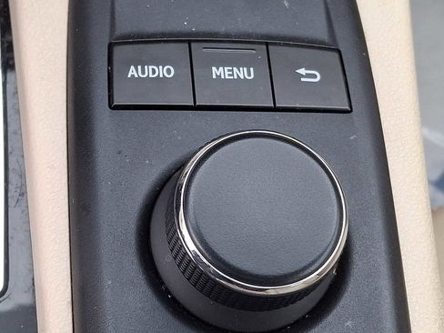 Used 2013 Lexus ES 300h image 23