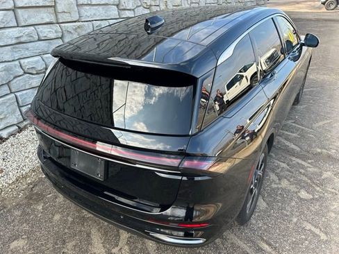 Used 2024 Lincoln Nautilus Premier w/ Equipment Group 102A image 5