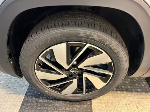 Certified 2024 Volkswagen Atlas SE AWD/4WD image 10