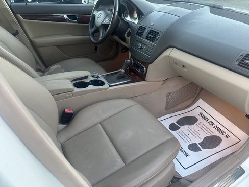 Used 2011 Mercedes-Benz C 300 4MATIC Sedan image 47
