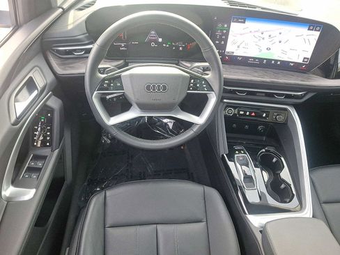 Certified 2025 Audi Q5 Premium w/ Convenience Package image 21