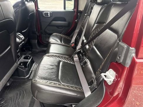 Used 2021 Jeep Gladiator Overland image 17
