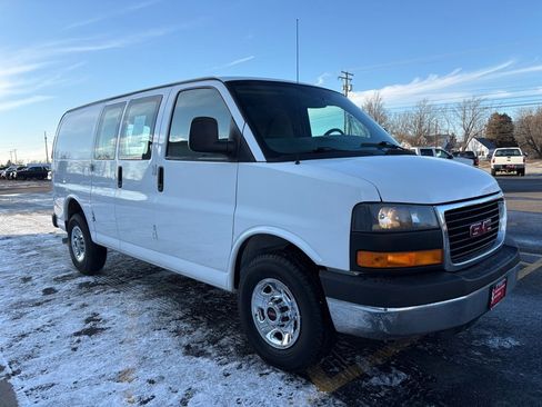 Used 2015 GMC Savana 2500 image 4