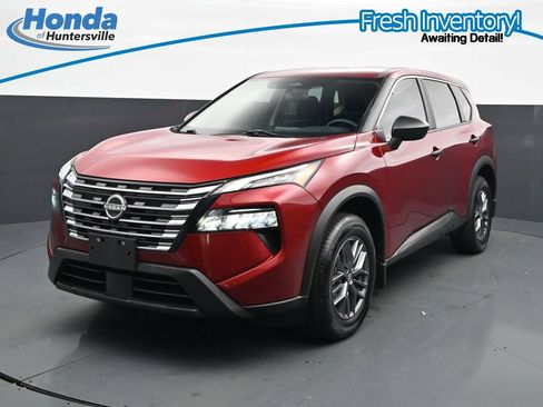 Used 2024 Nissan Rogue S AWD/4WD image 4