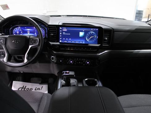 Used 2024 Chevrolet Silverado 1500 RST AWD/4WD image 30