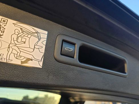 Used 2023 Toyota Highlander Platinum image 19