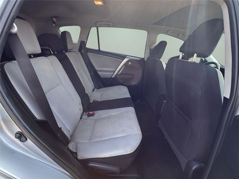 Used 2018 Toyota RAV4 XLE w/ Plus Extra Value Package image 28