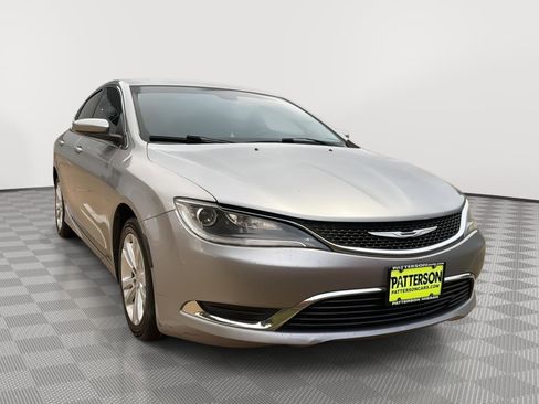 Used 2015 Chrysler 200 Limited image 1
