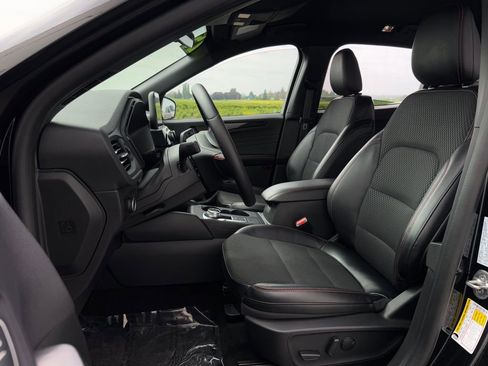 Used 2025 Ford Escape ST-Line AWD/4WD image 9