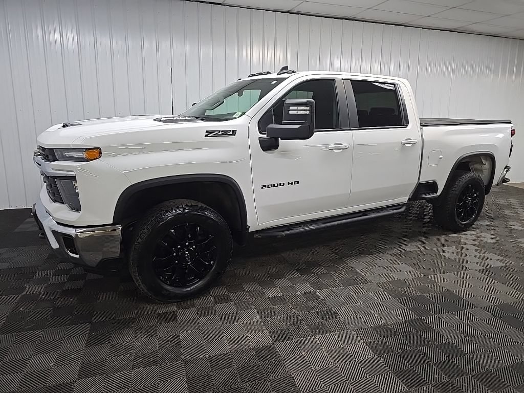 Used 2025 Chevrolet Silverado 2500 LT AWD/4WD image 6