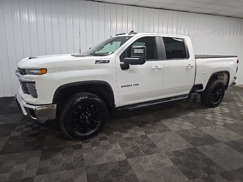 Used 2025 Chevrolet Silverado 2500 LT AWD/4WD image 6
