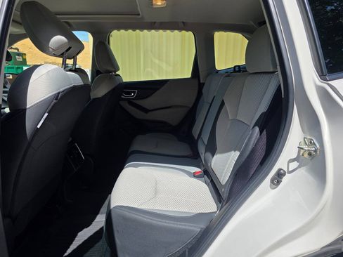 Used 2021 Subaru Forester Premium AWD/4WD image 30