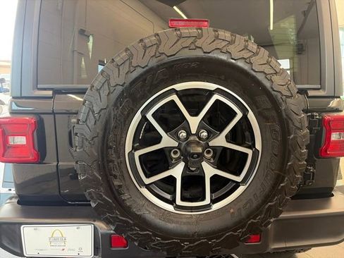 Used 2024 Jeep Wrangler Unlimited Rubicon image 53