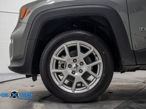 Used 2022 Jeep Renegade Latitude w/ Convenience Group AWD/4WD image 44