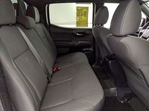 Used 2018 Toyota Tacoma TRD Sport image 25