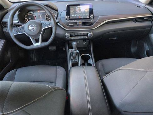 Used 2024 Nissan Altima 2.5 SV image 16