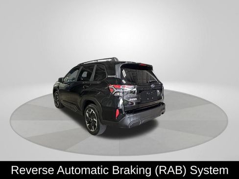 Used 2025 Subaru Forester Limited AWD/4WD image 5