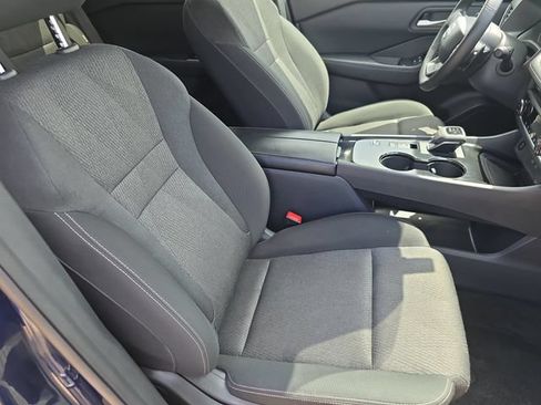 Used 2025 Nissan Rogue SV FWD image 12