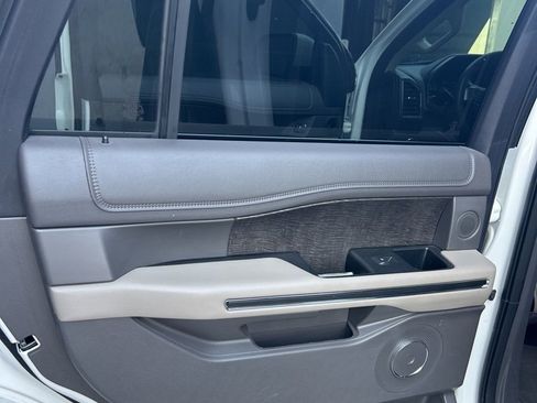 Used 2021 Ford Expedition Limited image 13