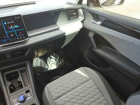 Certified 2025 Volkswagen Tiguan S image 13