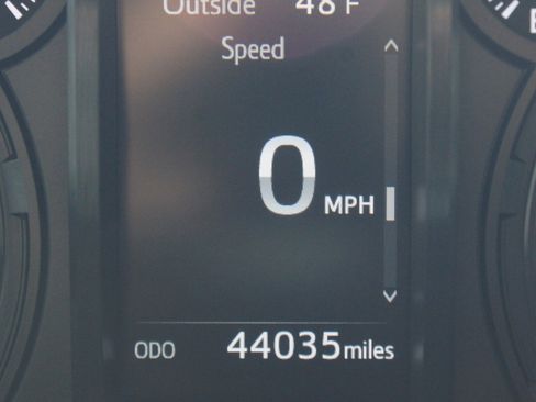 Used 2023 Toyota 4Runner SR5 Premium image 4