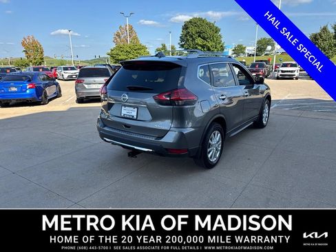 Used 2017 Nissan Rogue SV AWD/4WD image 5
