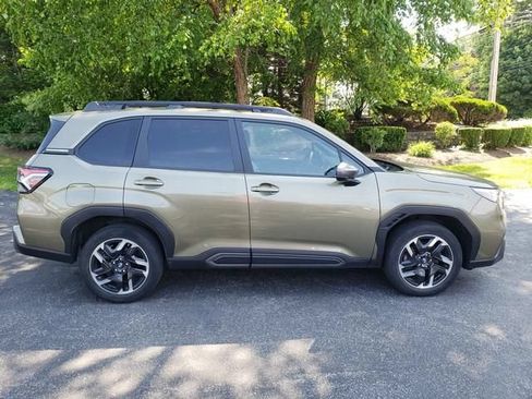 Used 2025 Subaru Forester Limited AWD/4WD image 2