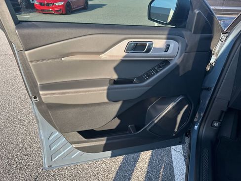 New 2025 Ford Explorer Active w/ Active Comfort Package image 33