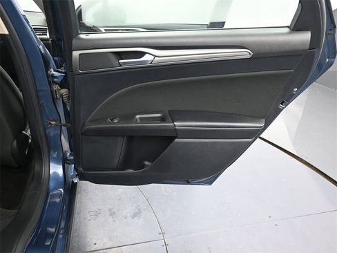 Used 2019 Ford Fusion SE image 20