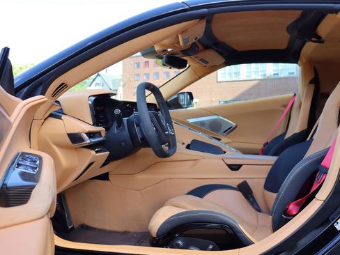 Used 2021 Chevrolet Corvette Stingray Premium Cpe w/ Z51 Performance Package RWD image 11