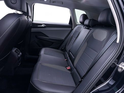 Used 2023 Volkswagen Taos SE w/ Panoramic Sunroof Package FWD image 35